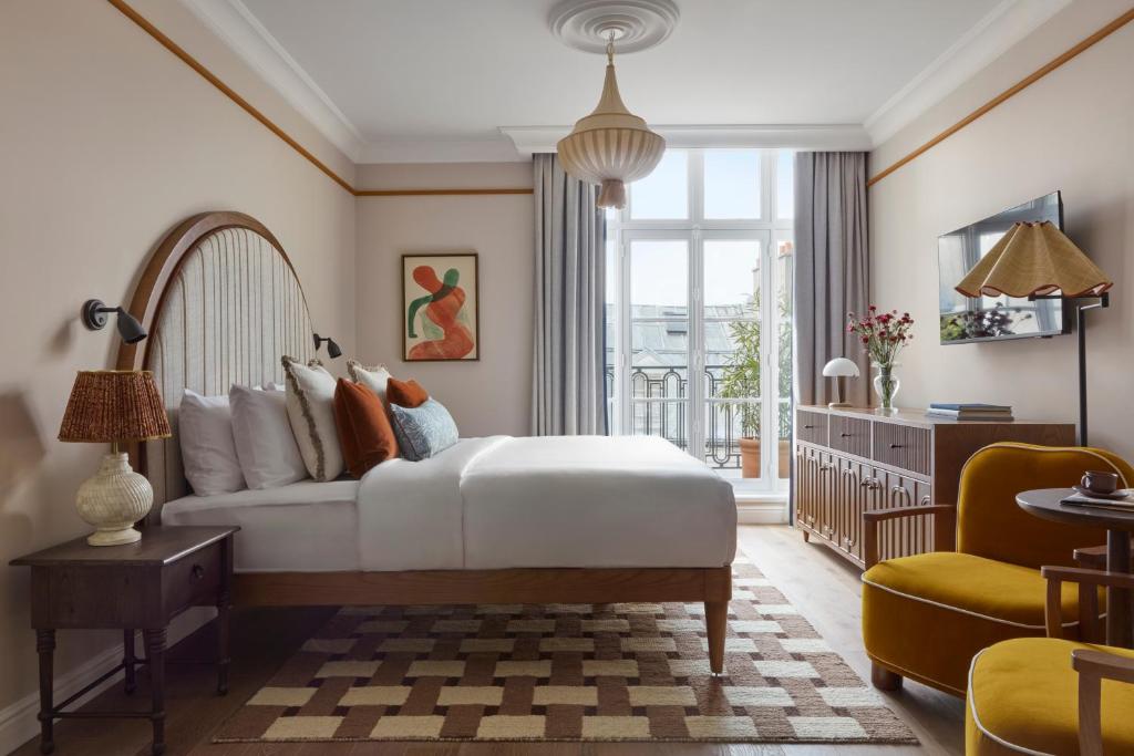 Paris Hotel Review : Le Grand Hôtel Cayré, Paris